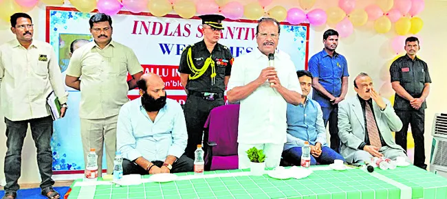 పునరావాసం పొందిన వారితో సహనంగా ఉండాలి 