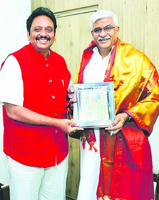 శిల్ప సంపదను అమరావతికి చేర్చాలి 