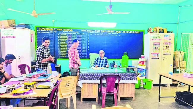 కొయ్యూరు ఎంఈవోపై డీఈవో ఆగ్రహం
