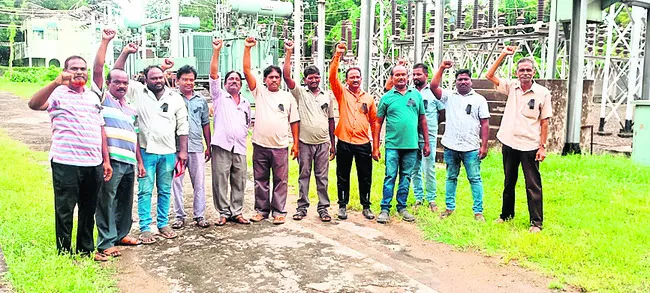 విద్యుత్ ఉద్యోగుల ఉద్యమబాట