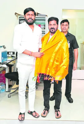 సీఎం రేవంత్‌ రెడ్డిని కలిసిన పూజల 