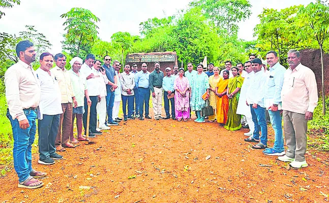 పులుమద్దిని సందర్శించిన యూపీ బృందం 