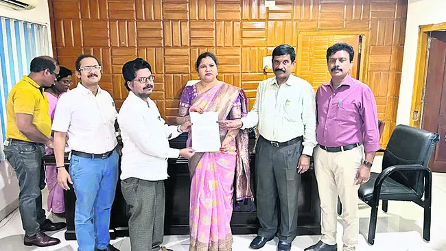 ఎంపీడీవోలుగా 9 మందికి పదోన్నతులు 