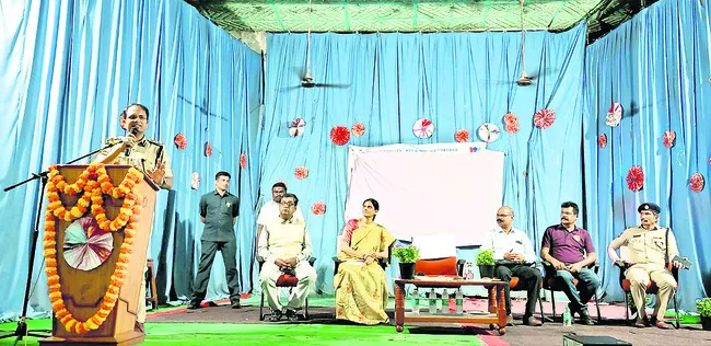 సైబర్‌ నేరాలపై అప్రమత్తంగా ఉండాలి
