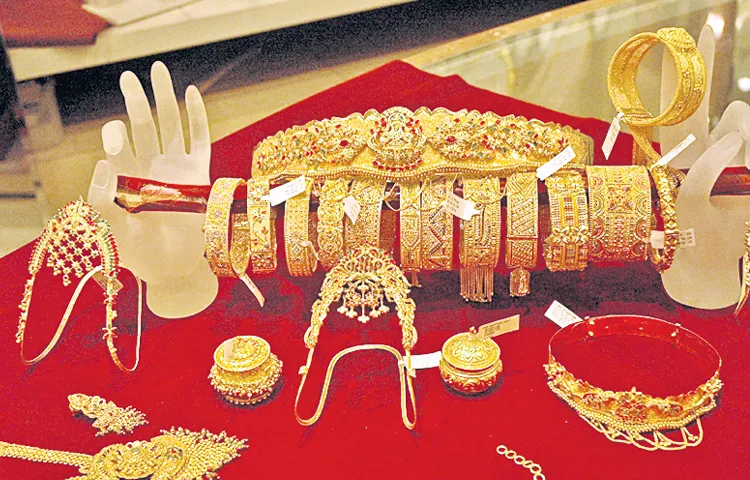 The price of gold is increasing day by day