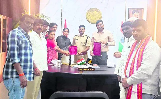 శరన్నవరాత్రులను ఘనంగా నిర్వహించాలి 