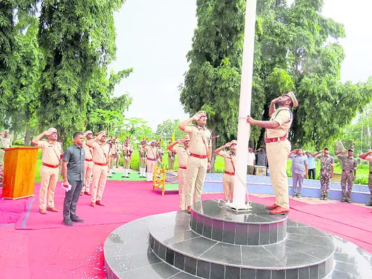 బాధ్యతాయుతంగా విధులు నిర్వర్తించాలి