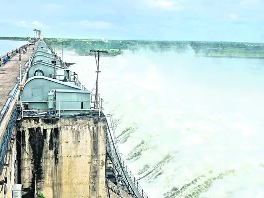 ఎస్సారెస్పీలోకి భారీ వరద