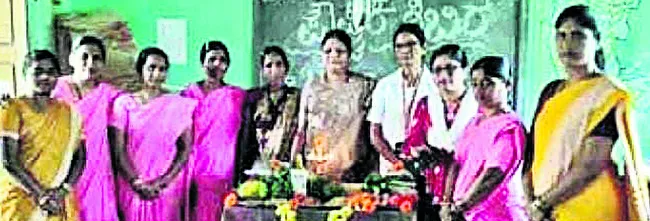 మహిళలకు పౌష్టికాహారం తప్పనిసరి 