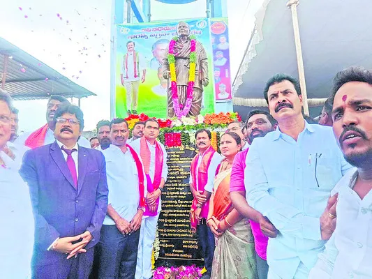 పోరాట స్ఫూర్తికి నిలువెత్తు రూపం ‘రావి’