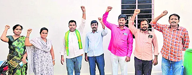 అవుట్‌ సోర్సింగ్‌ టీచర్లను తొలగిస్తే అసెంబ్లీ ముట్టడి 
