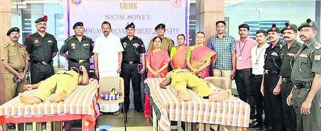 ఎస్‌సీసీ విద్యార్థుల రక్తదానం 