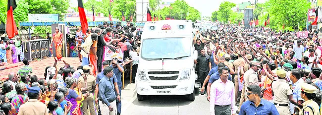 చరిత్ర సృష్టిద్దాం!