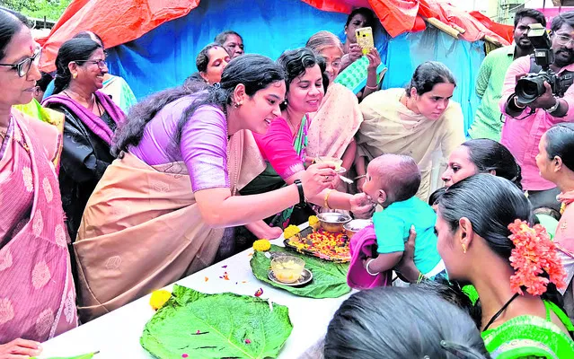 మహిళలు ఆరోగ్యంపై శ్రద్ధ చూపాలి