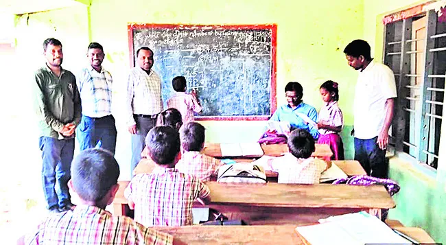 ఉపాధ్యాయులు సమయపాలన పాటించాలి