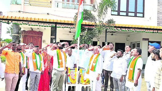 త్యాగధనుల పోరాటంతో తెలంగాణకు విమోచనం