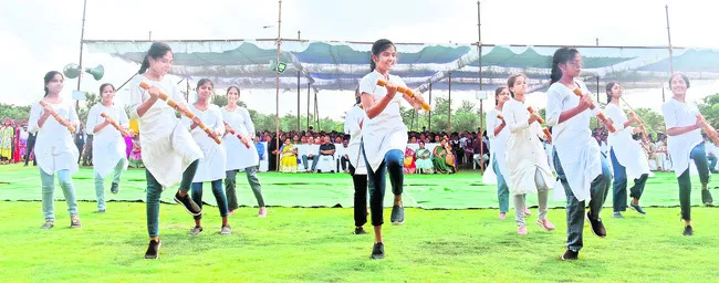 అభివృద్ధి, సంక్షేమ ఫలాలు