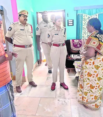 మాజీ సర్పంచ్‌ ఇంట్లో భారీ చోరీ 
