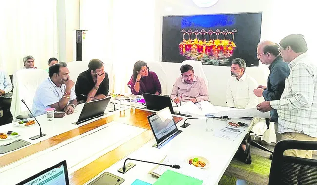 మౌలిక సదుపాయాలపై ప్రత్యేక దృష్టి