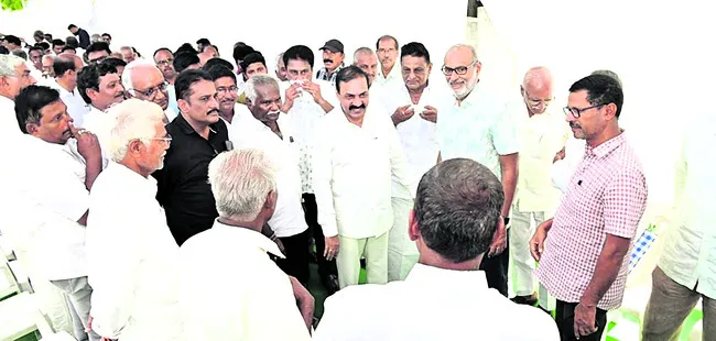 రైతన్న గోడు పట్టని సీఎం 