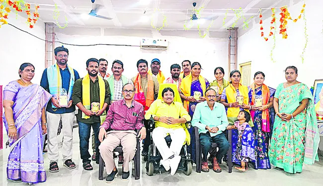 డీఎస్సీలో రాణించిన 17 మందికి సత్కారం 