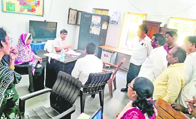ఫేక్ ఓటర్ల ఫిర్యాదుపై విచారణ