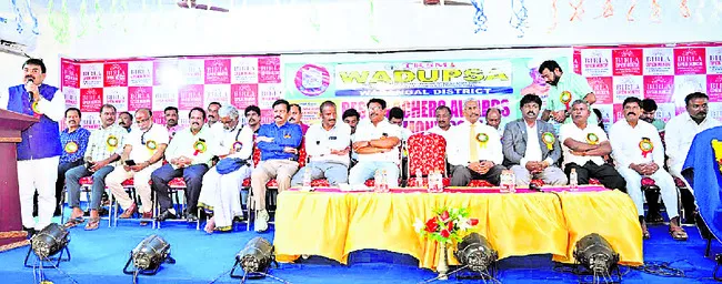 విద్యార్థులను ఉత్తములుగా తీర్చిదిద్దాలి