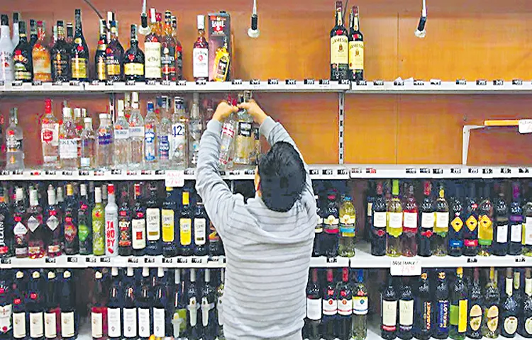 Massive corruption in the coalition governments liquor policy