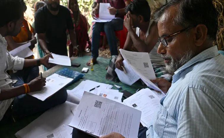 అత్యధికులు ఎస్‌ఐఆర్‌లో డాక్యుమెంట్లు ఇవ్వక్కర్లేదు