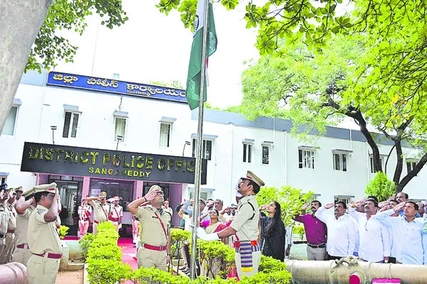ప్రతీ ఇంటికి ప్రభుత్వ సేవలు