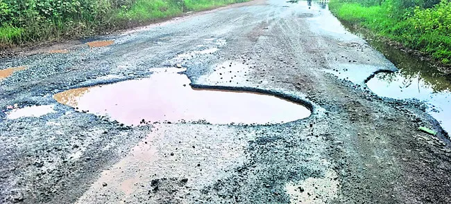 అధ్వాన రహదారితో అవస్థలు