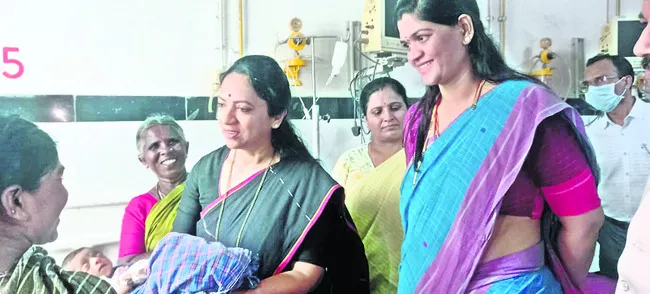 రిమ్స్‌ వైద్యులపై చైర్‌పర్సన్‌ చిందులు