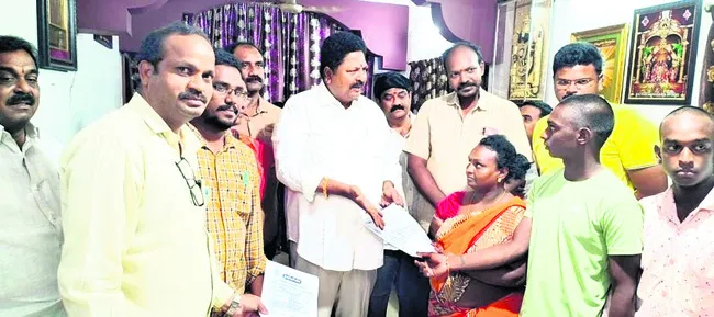 గత ప్రభుత్వంలో రూ.104 కోట్ల సాయం
