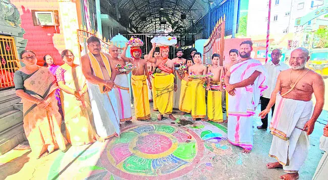 కల్యాణ వెంకన్నకు పవిత్రాల సమర్పణ 