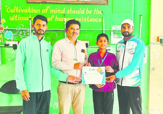 ఫోర్జరీ పత్రాలు    సృష్టించిన నలుగురిపై కేసు