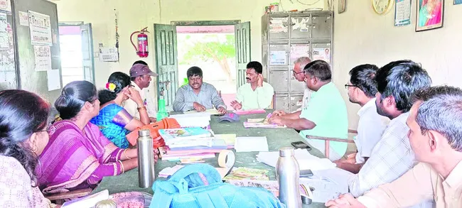 విద్యార్థుల హాజరుశాతం పెంచాలి