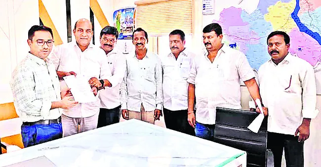 ‘హేమాచలక్షేత్రంలో లిఫ్ట్ ఏర్పాటు చేయాలి’