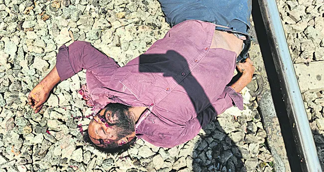 రైలు కింద పడి వ్యక్తి మృతి 