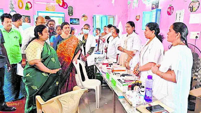 తురకపాలెంలో జెడ్పీ చైర్‌పర్సన్‌ పర్యటన 