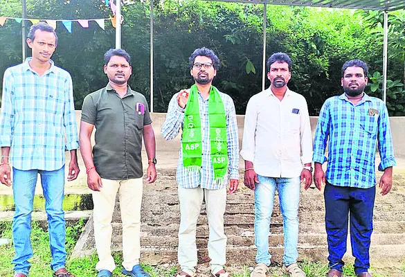 ఏజెన్సీలో ఉద్యోగాలను ఆదివాసీలతోనే భర్తీ చేయాలి 