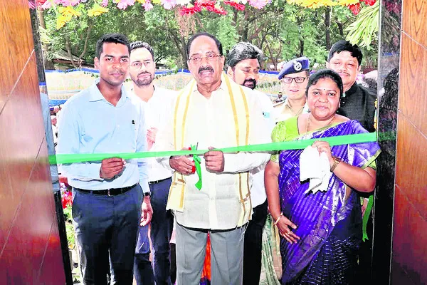 పనికొచ్చే మొక్కలు పెంచండి..