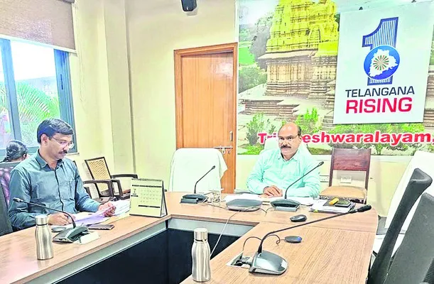 దరఖాస్తులు పరిశీలించి నోటీసులు జారీచేయాలి