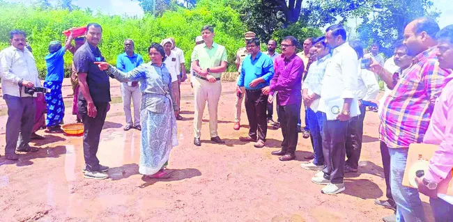 ఇసుక మేటల తొలగింపును వేగవంతం చేయాలి