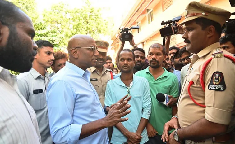 Rs Praveen Kumar Fires On Revanth Government