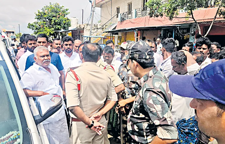 TDP leader JC Prabhakar Reddy Goondagiri
