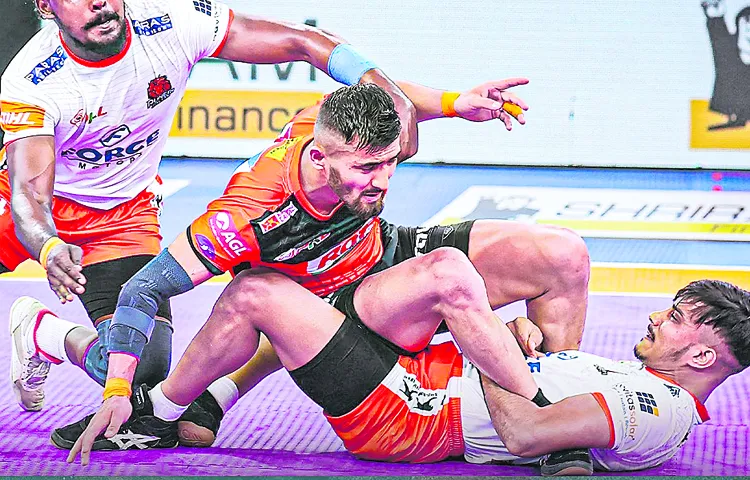 పుణేరి పల్టన్‌ ‘టాప్‌’ షో