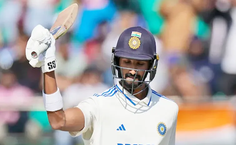 IND vs AUS: భారీ శతకంతో కదం తొక్కిన పడిక్కల్‌.. ఆసీస్‌కు ధీటుగా..