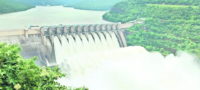 జలాశయాలకు నిలకడగా వరద