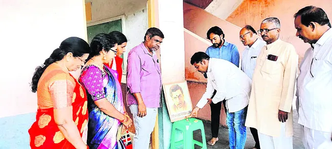 భావి శాస్త్రవేత్తలుగా ఎదగాలి
