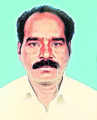 వాగు దాటుతూ వ్యక్తి మృతి